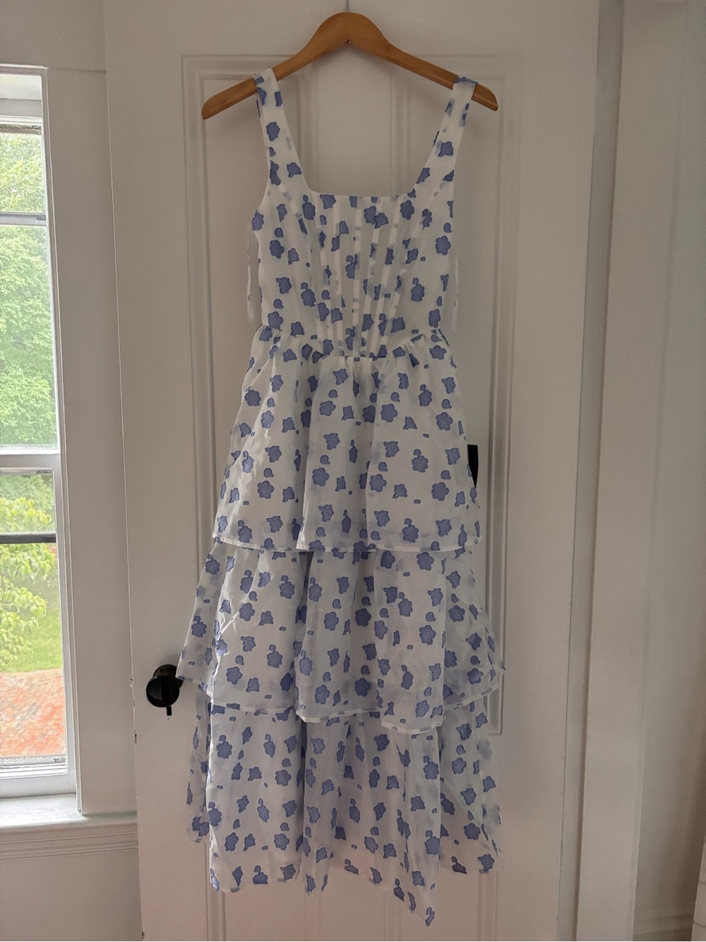 XXS NWT Lulu’s Tiered Dress with Blue Floral Print